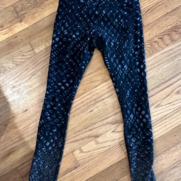 Patterned reflective Lulumen leggings - Picture 4 of 4